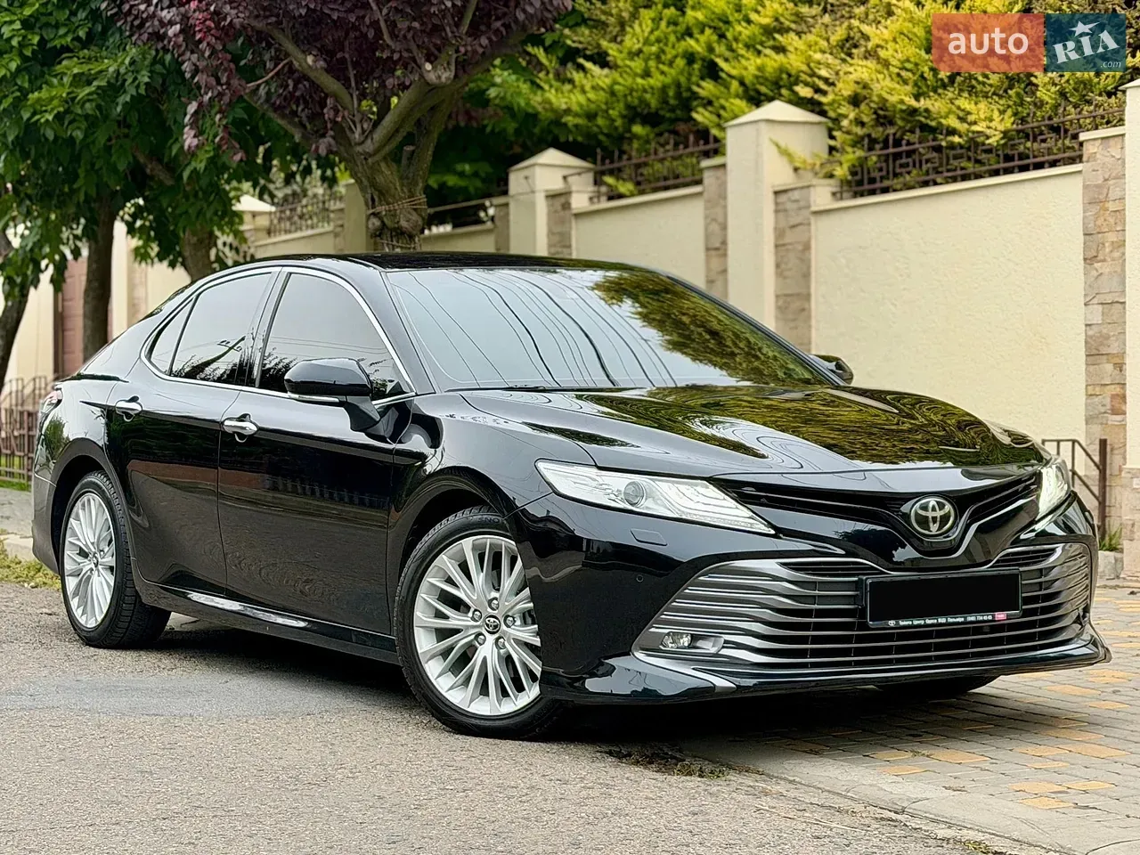 Toyota Camry 2017 photo 2