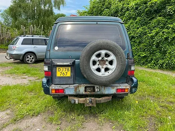 Mitsubishi Pajero 1997 photo 4