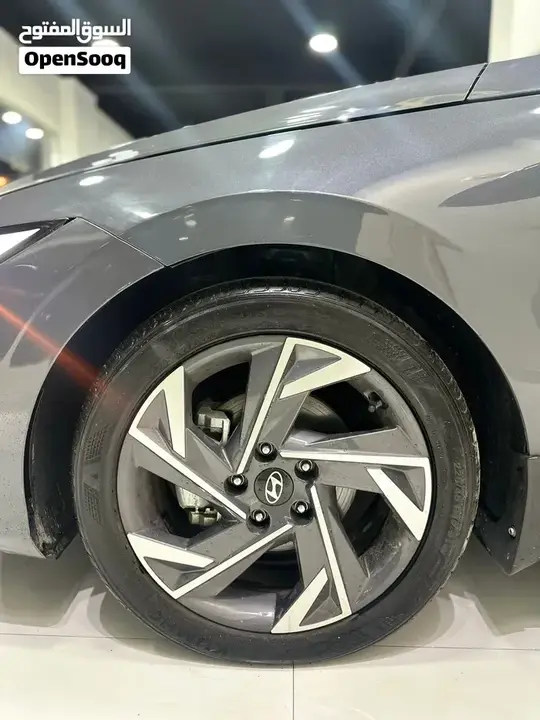 Hyundai Elantra 2025 photo 4