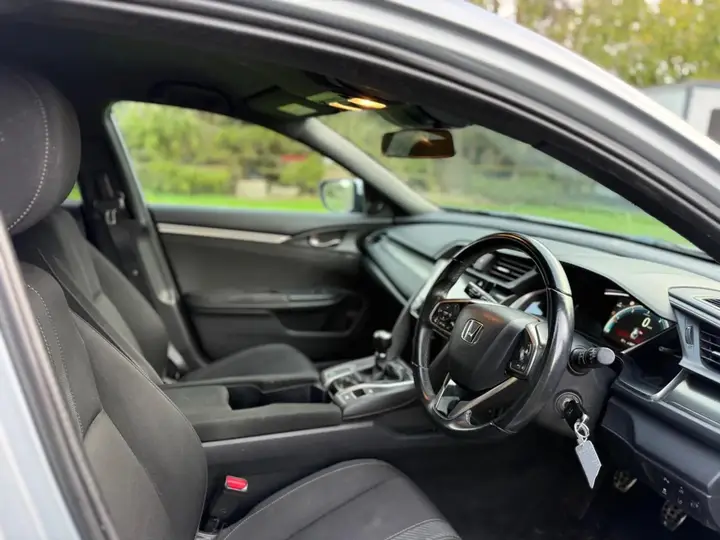 Honda Civic 2018 photo 2