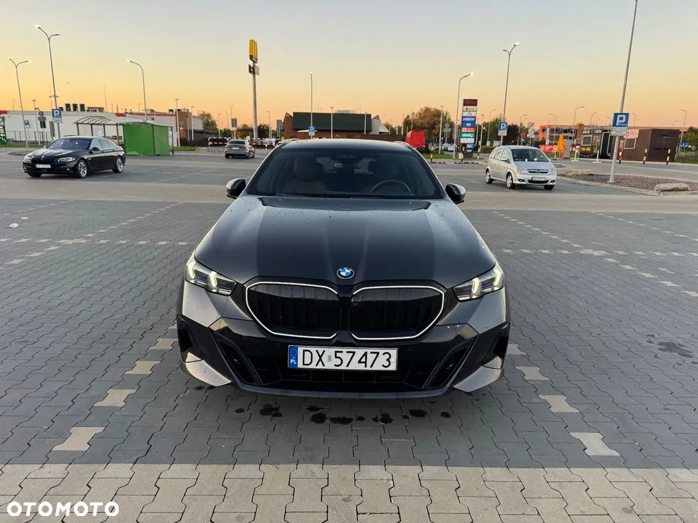 BMW 5 Series 2025 photo 2