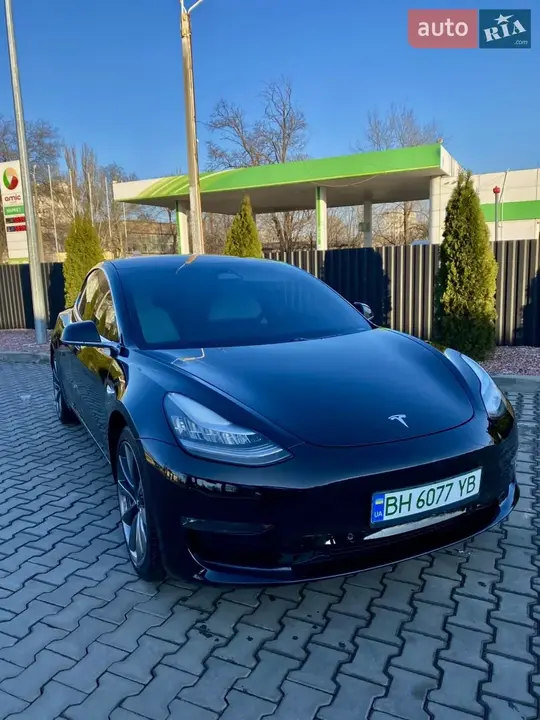 Tesla Model 3 2018 photo 3