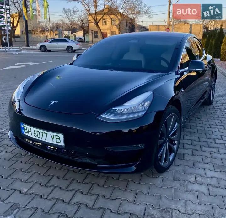 Tesla Model 3 2018 photo 2