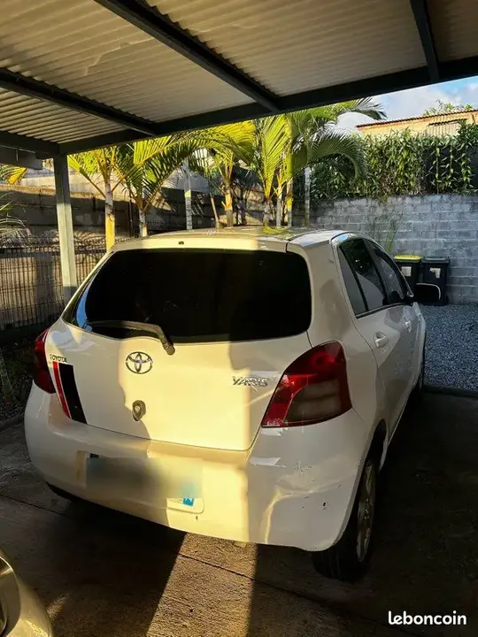 Toyota Yaris 2009 photo 2