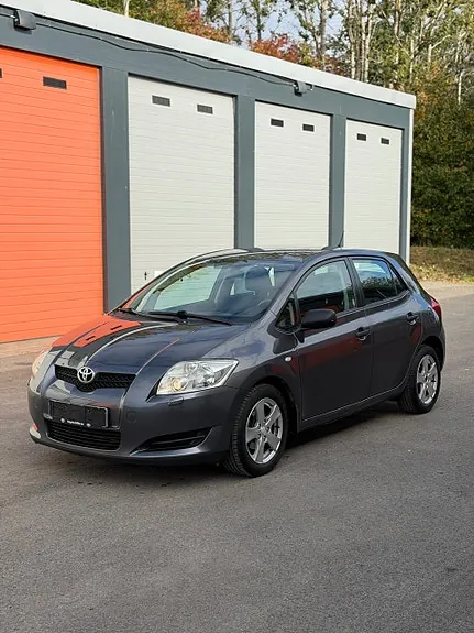 Toyota Auris 2010 photo 3