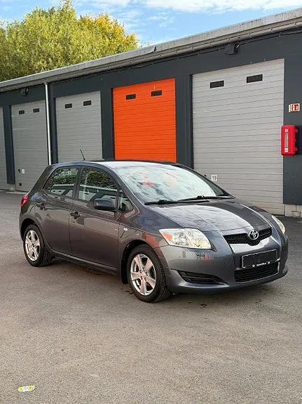 Toyota Auris 2010 photo 4