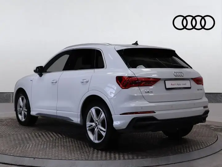 Audi Q3 2023 photo 3