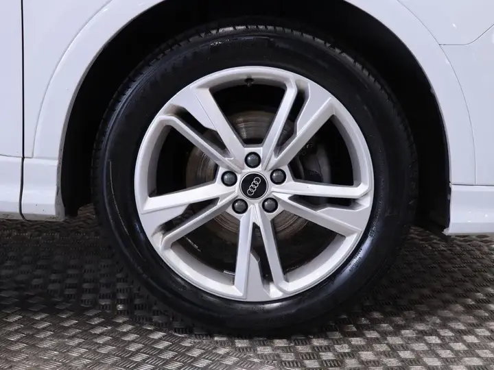 Audi Q3 2023 photo 5