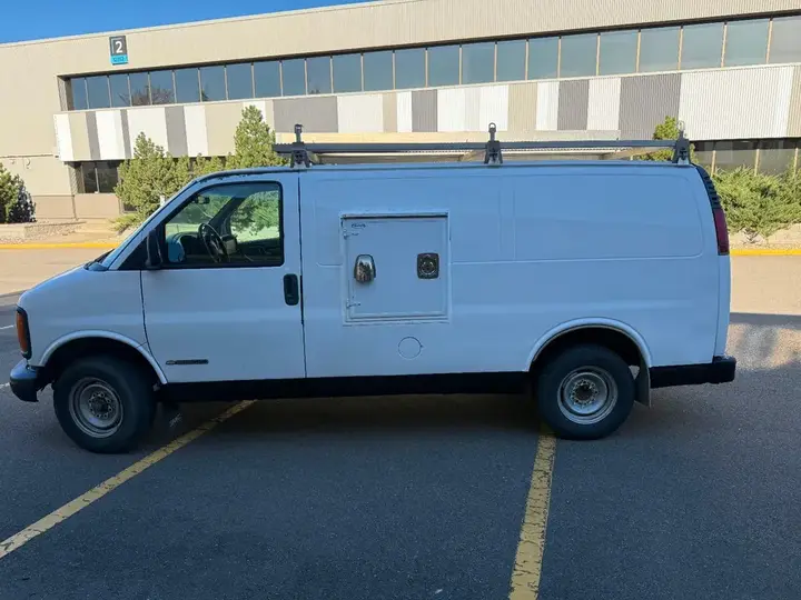 Chevrolet Express 2500