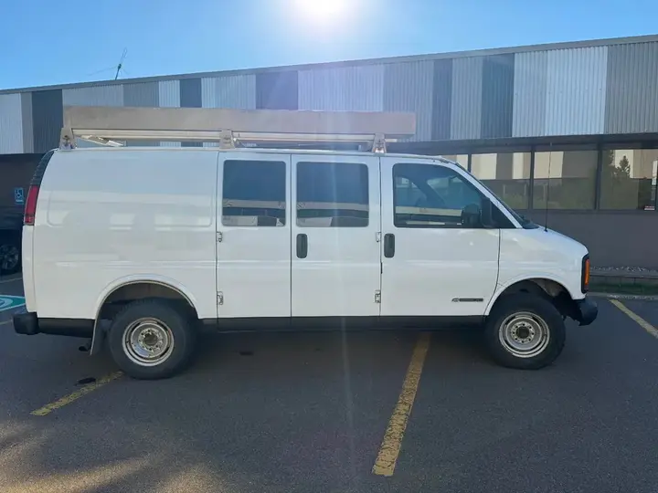 Chevrolet Express 2500 2002 photo 5