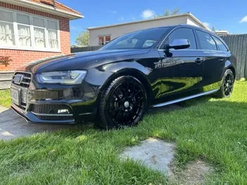 Audi S4 2012 photo 2