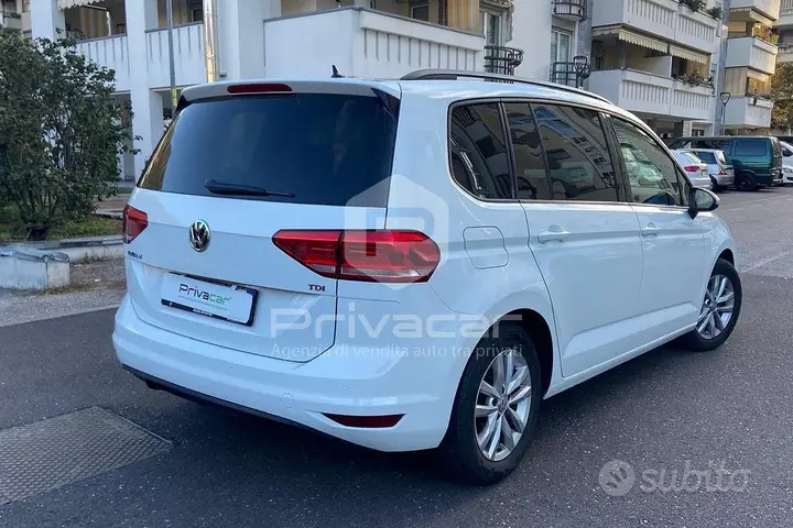 Volkswagen Touran 2017 photo 5