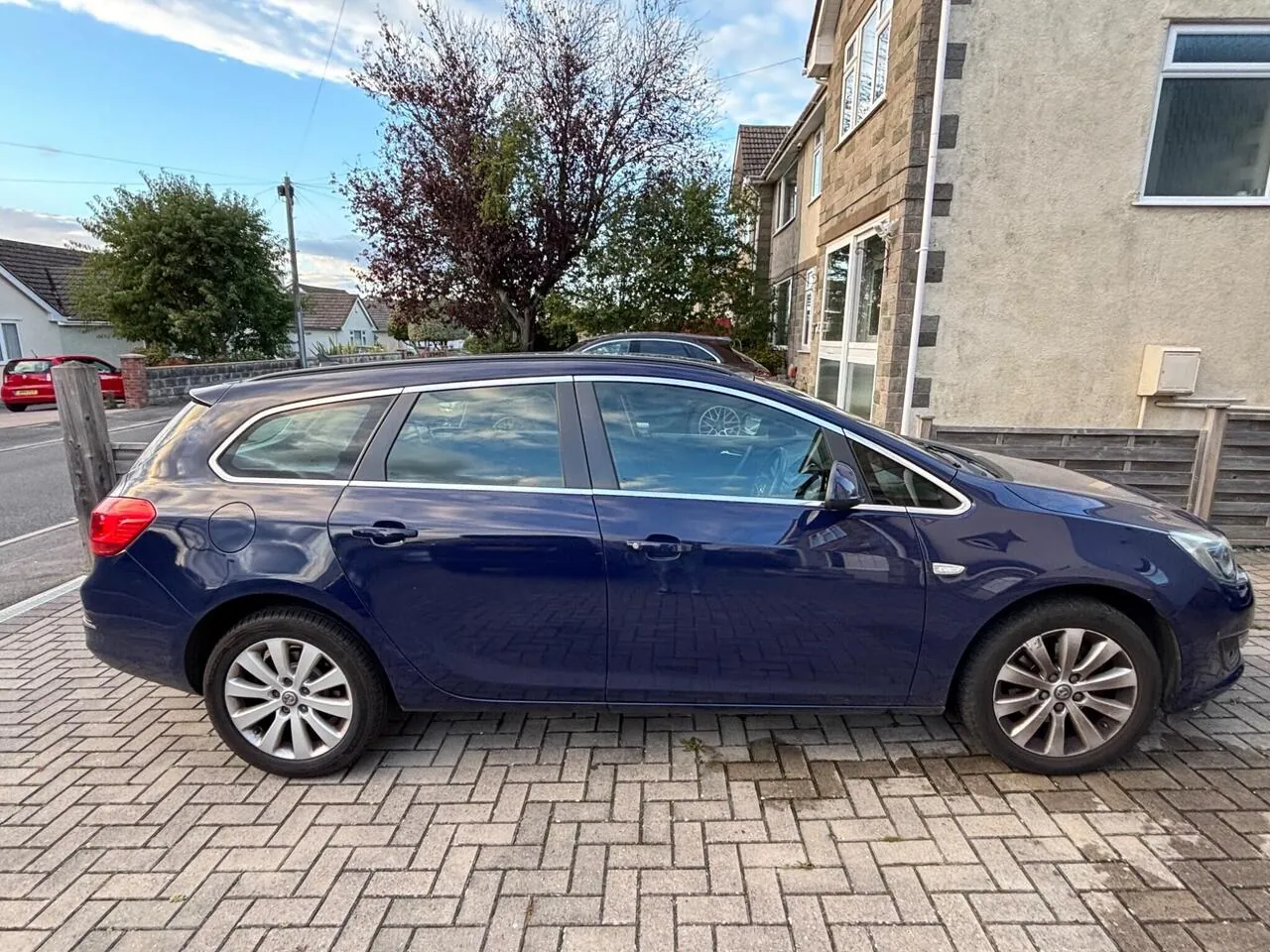 Vauxhall Astra 2014 photo 3