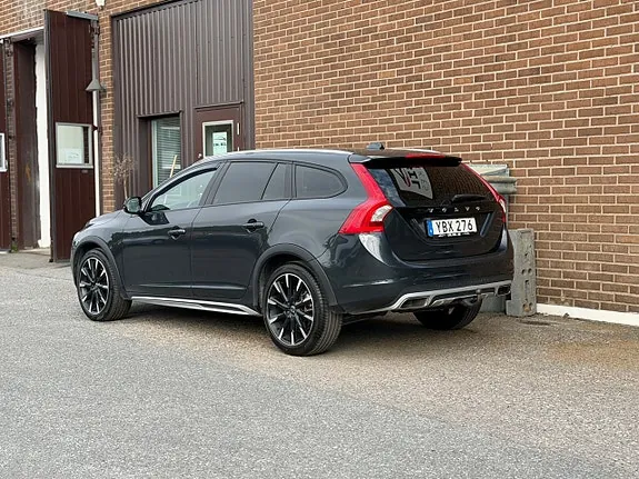 Volvo V60 Cross Country 2016 photo 3