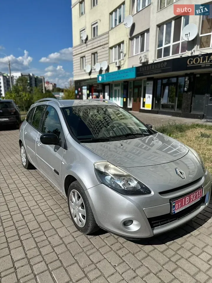 Renault Clio 2011 photo 3