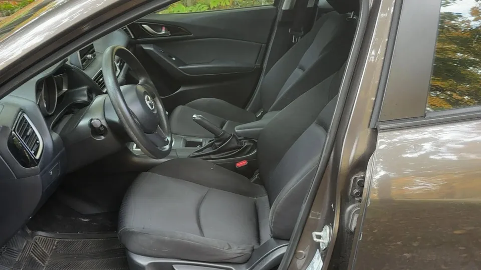 Mazda 3 2014 photo 3