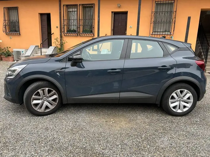 Renault Captur 2024 photo 3