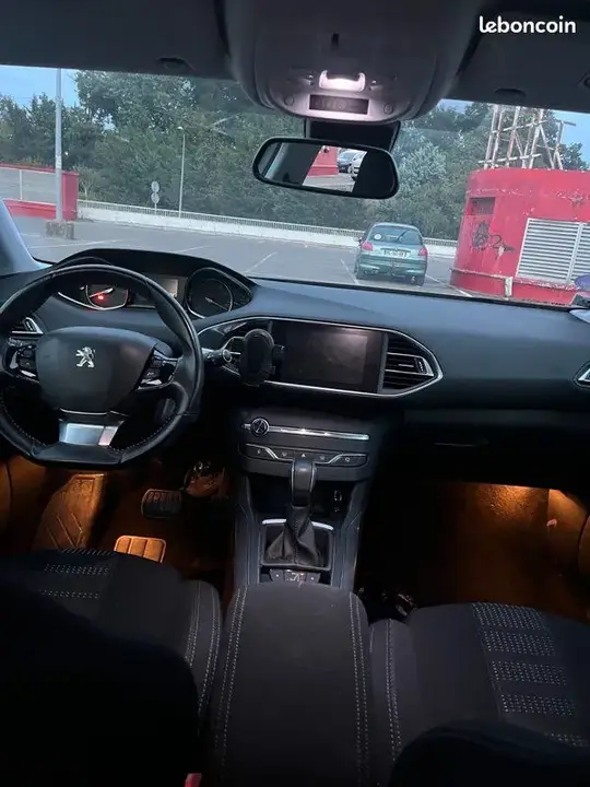 Peugeot 308 2015 photo 3