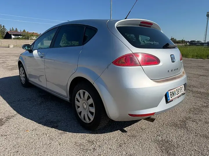 Seat Leon 2009 photo 2
