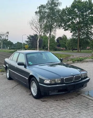 BMW 728I