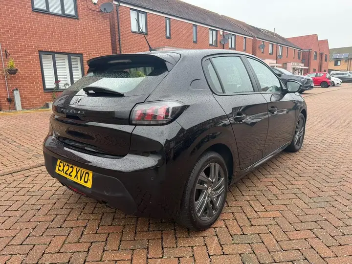 Peugeot 208 2022 photo 4