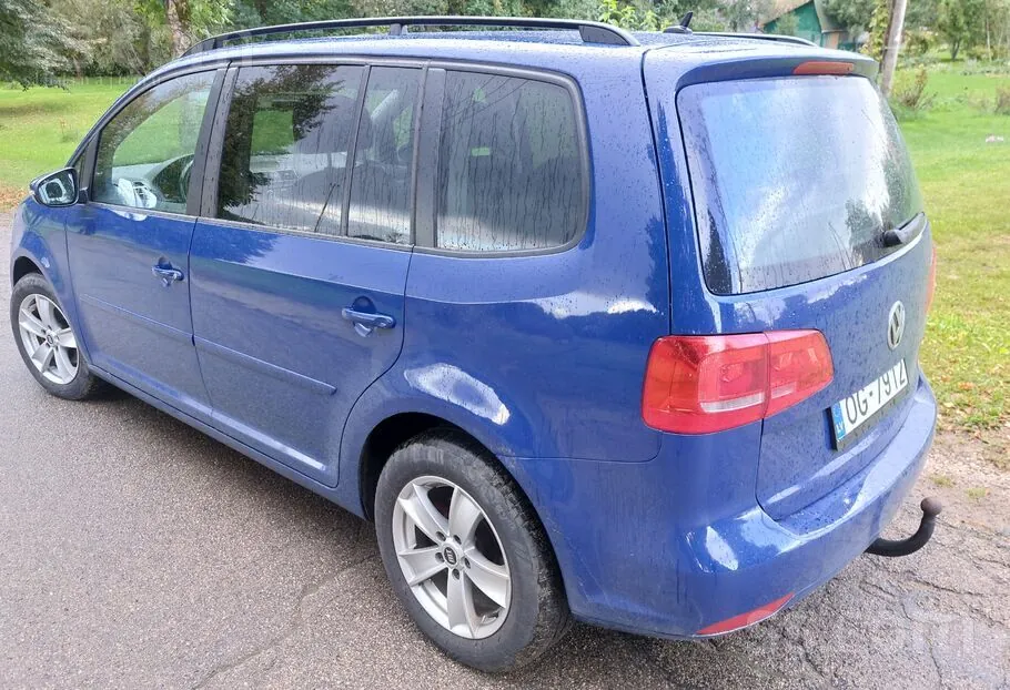 Volkswagen Touran 2012 photo 5