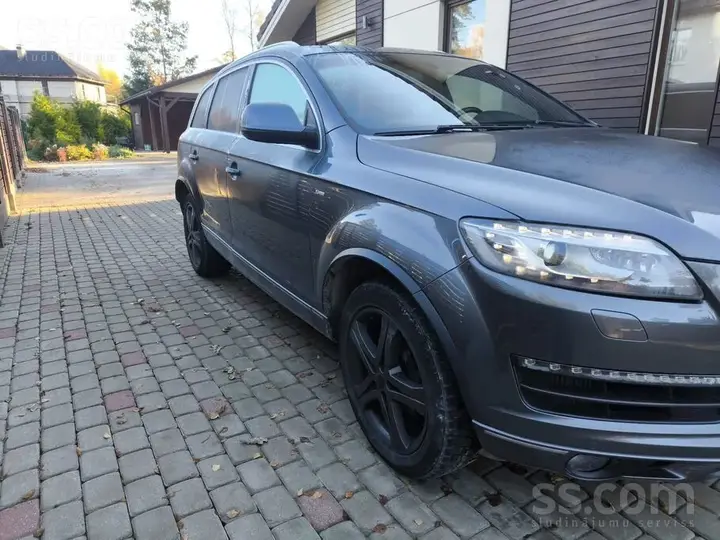 Audi Q7 2011 photo 4