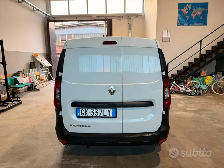 Renault Express 2023 photo 2