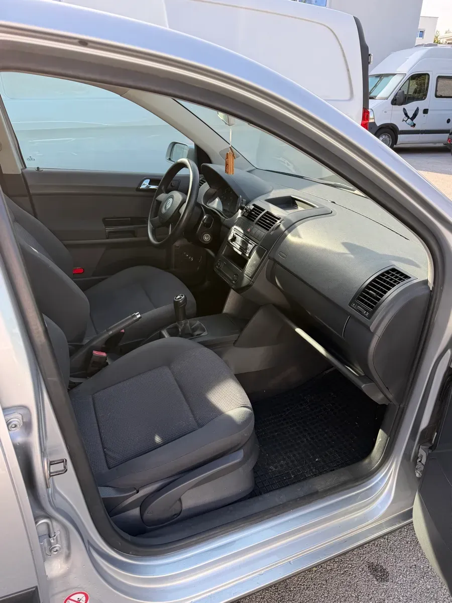 Volkswagen Polo 2003 photo 3