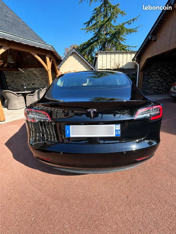 Tesla Model 3 2021 photo 2