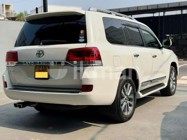 Toyota Land Cruiser Sahara 2015 photo 2