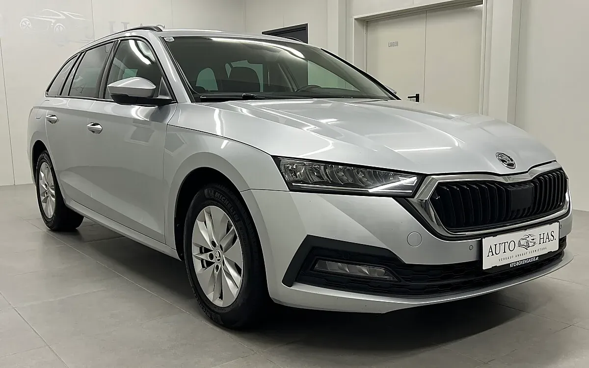 Skoda Octavia 2021 photo 3
