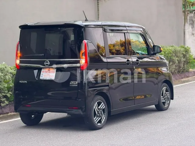Nissan Roox photo 5