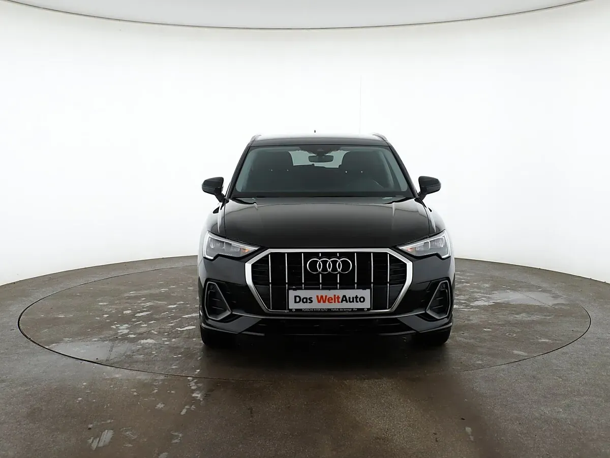 Audi Q3 2023 photo 2