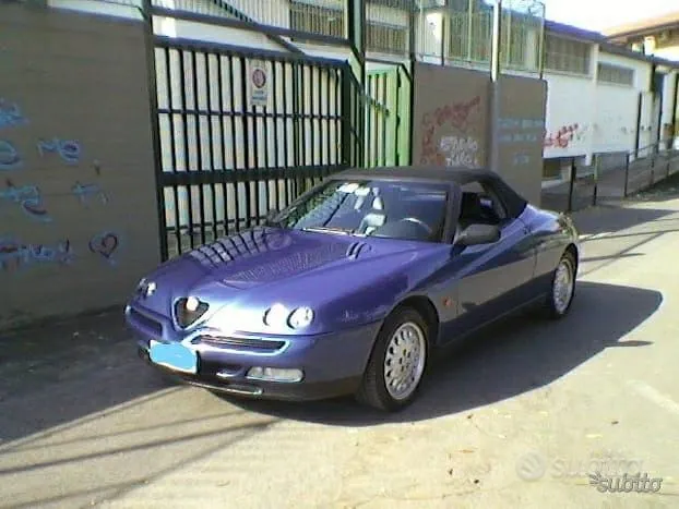 Alfa Romeo Spider 1995 photo 4