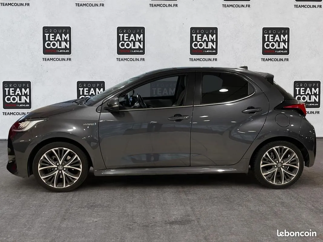 Toyota Yaris 2022 photo 2