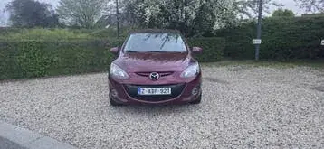 Mazda 2 2011 photo 2