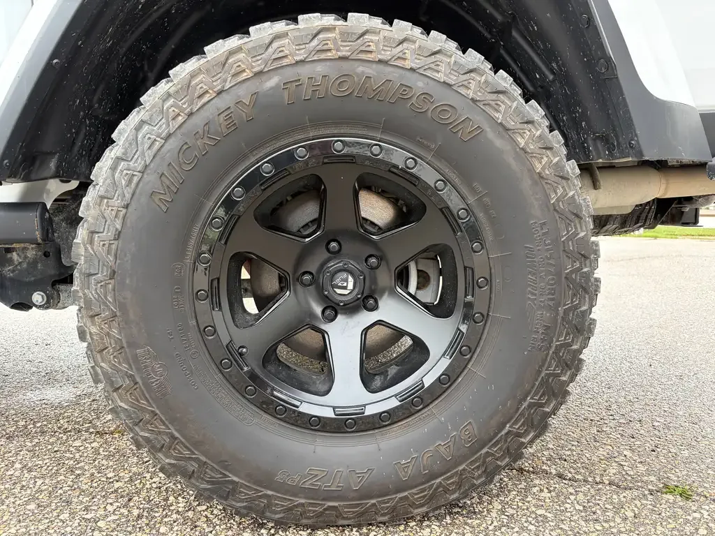 Jeep Gladiator 2023 photo 2