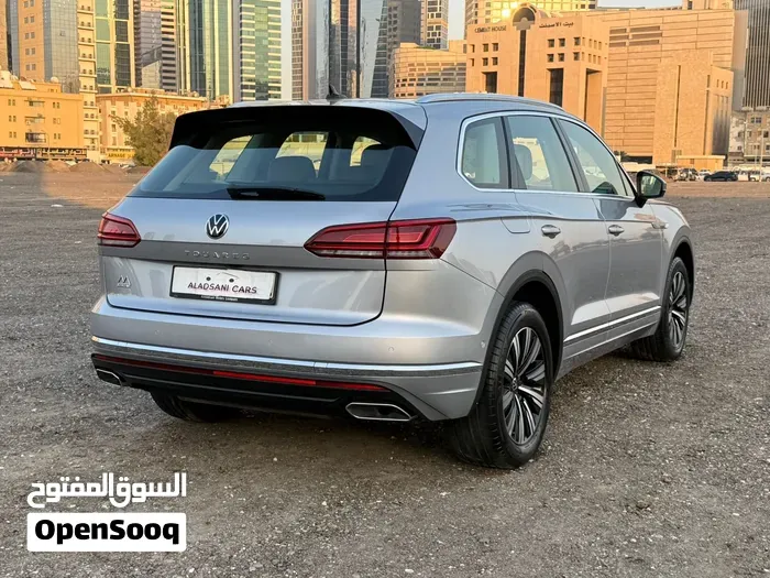 Volkswagen Touareg 2022 photo 2