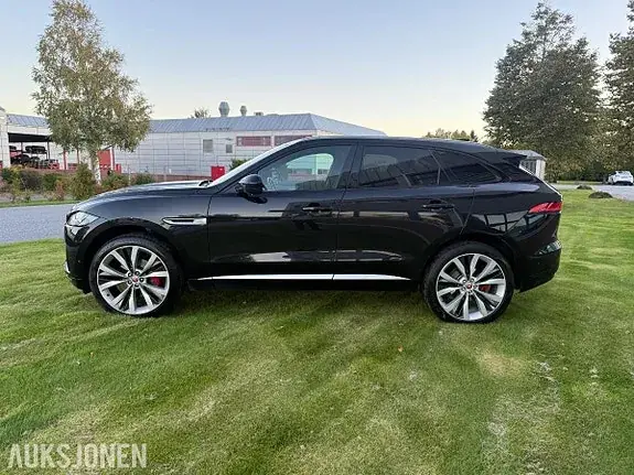 Jaguar F-Pace 2017 photo 5