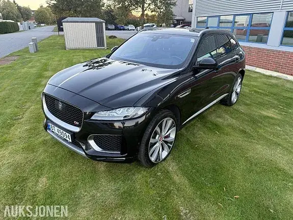 Jaguar F-Pace
