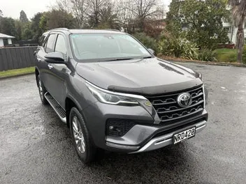 Toyota Fortuner 2021 photo 2