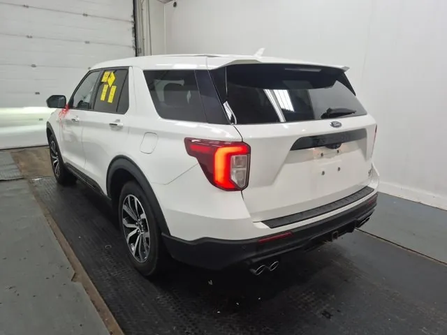 Ford Explorer 2022 photo 3