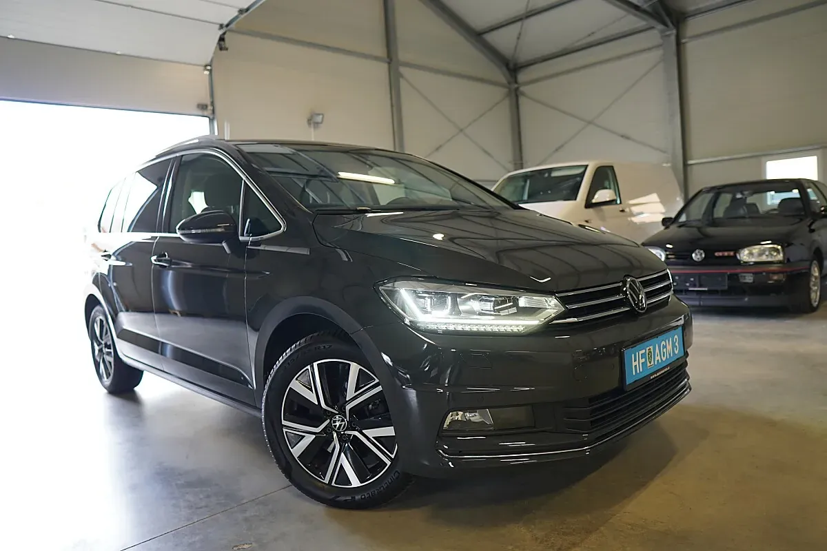 Volkswagen Touran 2023 photo 2