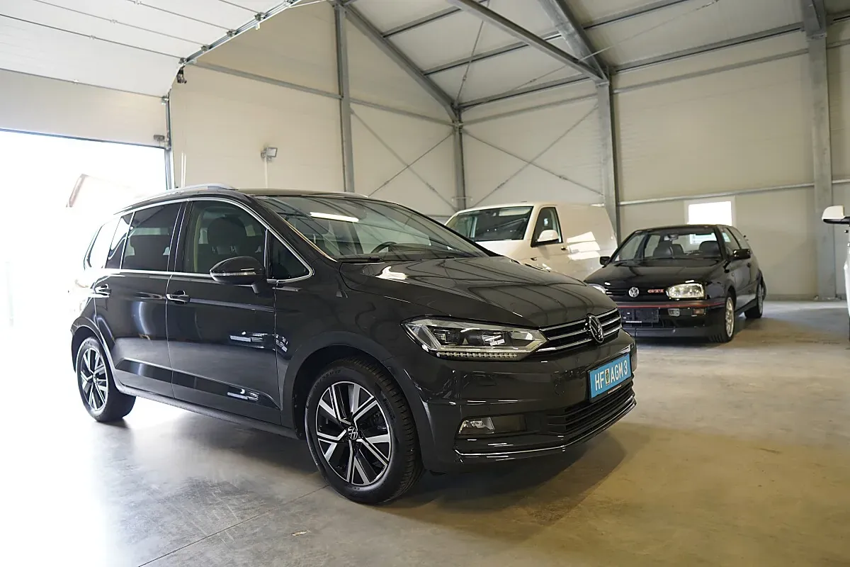 Volkswagen Touran 2023 photo 3