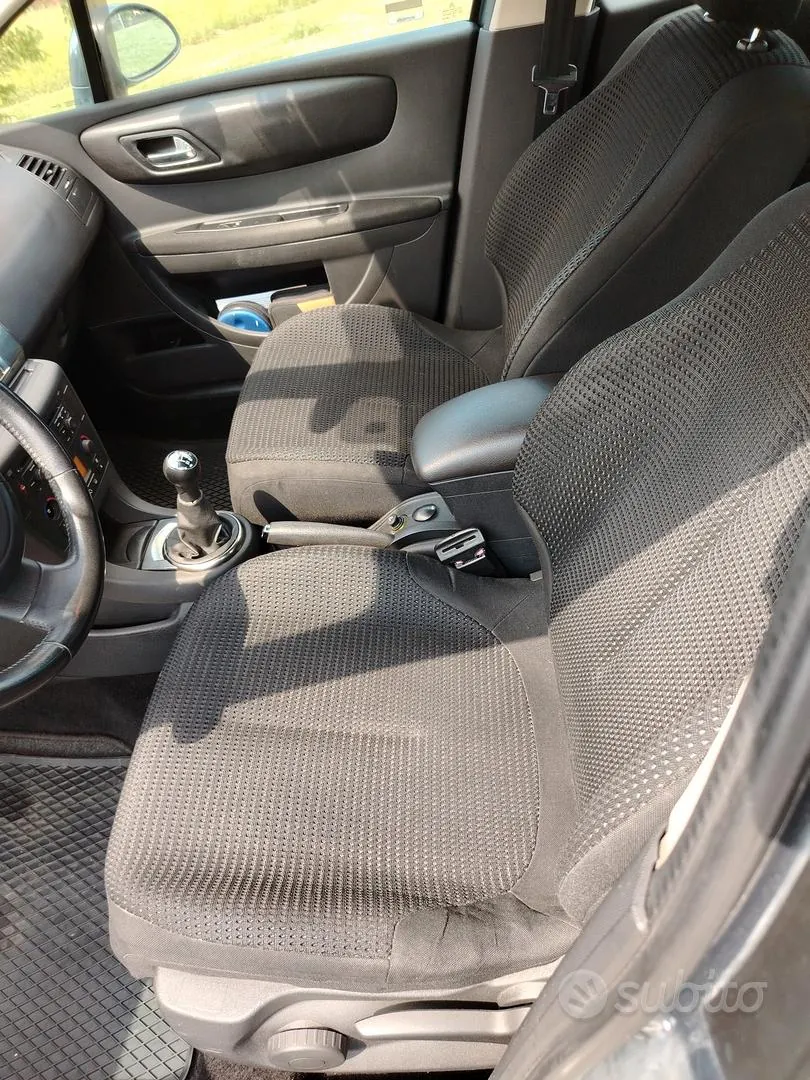 Citroen C4 2005 photo 5
