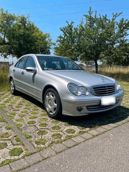 Mercedes-Benz C180