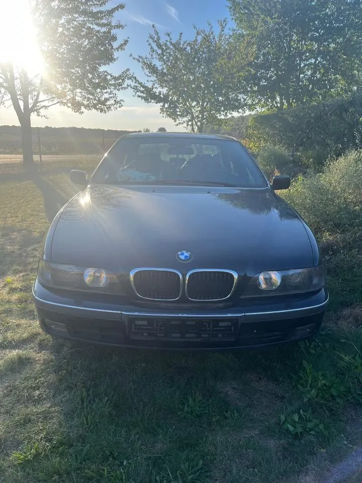 BMW 520I