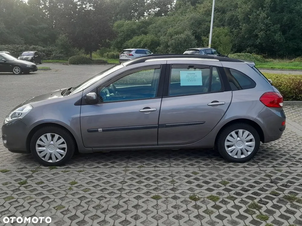 Renault Clio 2011 photo 2