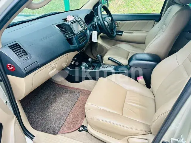 Toyota Fortuner 2013 photo 4